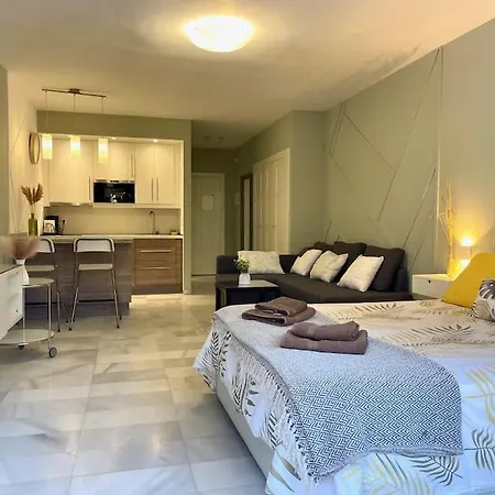 Banus Elegant Modern Apartament *