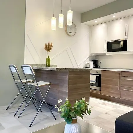 Banus Elegant Modern Apartamento