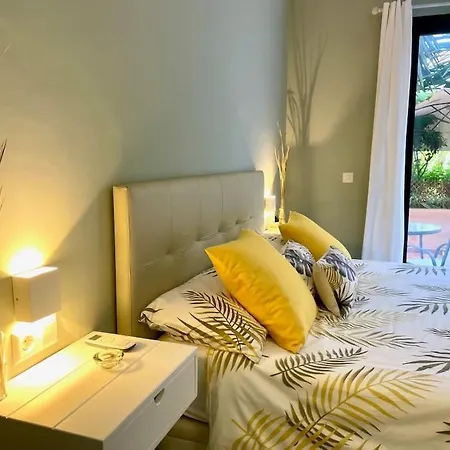 Banus Elegant Modern Apartment Marbella