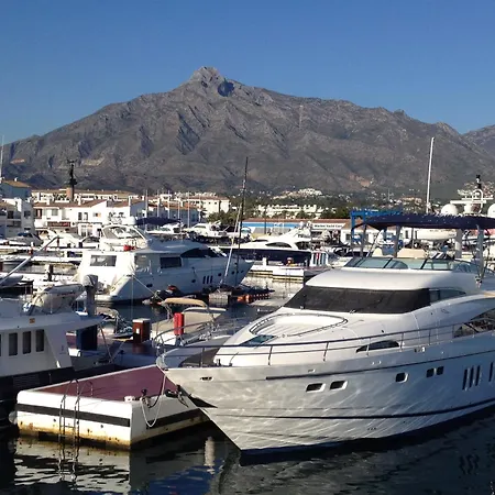 Banus Elegant Modern Apartamento *