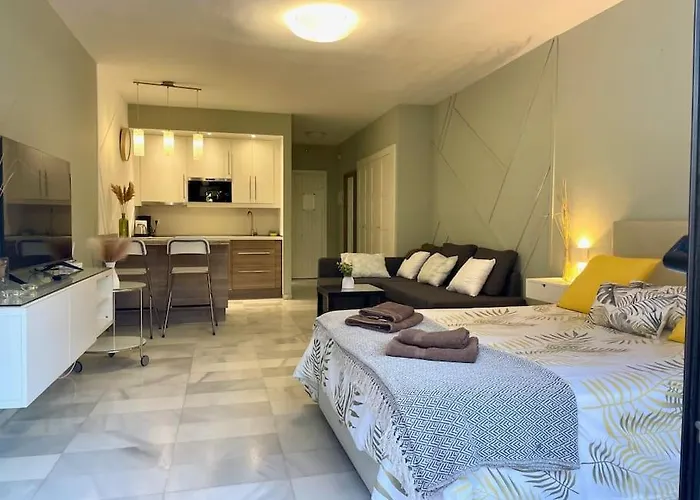 Banus Elegant Modern Apartamento *