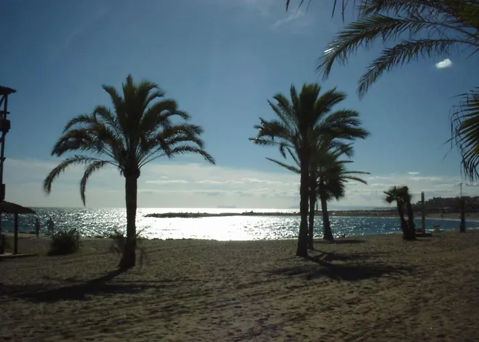 Daire Banus Elegant Modern