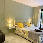 Banus Elegant Modern Апартаменты *