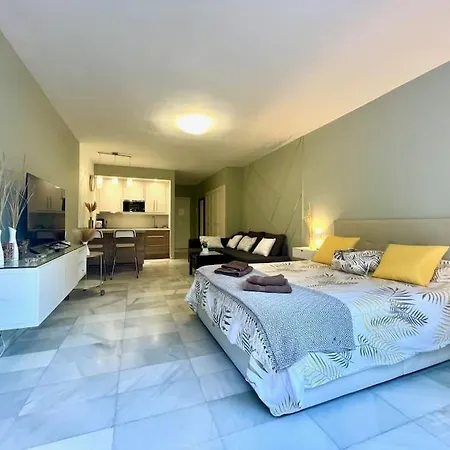 Banus Elegant Modern Appartement *